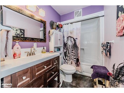 11 Madeline Street, Huntsville, ON - Indoor Photo Showing Bathroom