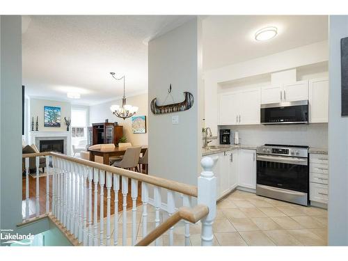 19-110 Napier Street, The Blue Mountains, ON - Indoor Photo Showing Kitchen