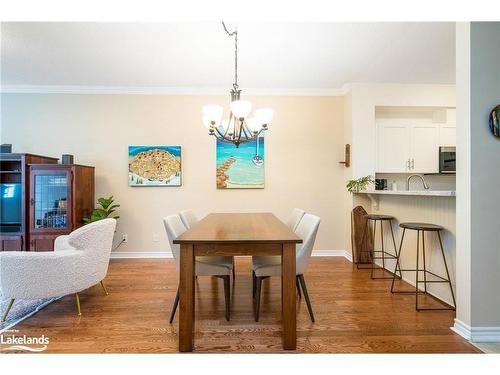 19-110 Napier Street, The Blue Mountains, ON - Indoor Photo Showing Dining Room