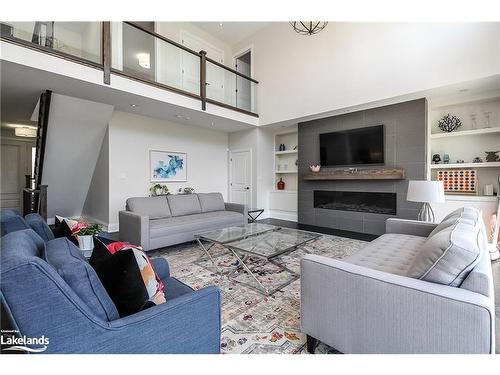 111 Crestview Court, The Blue Mountains, ON - Indoor Photo Showing Living Room With Fireplace