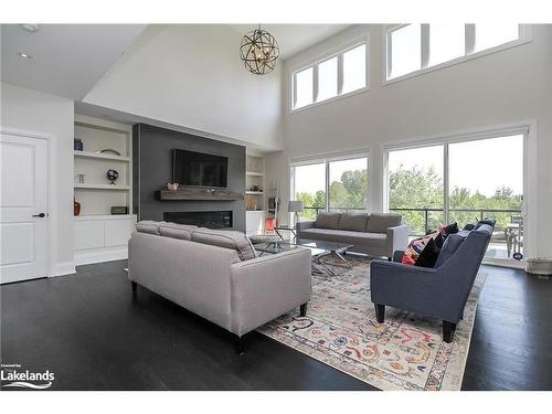 111 Crestview Court, The Blue Mountains, ON - Indoor Photo Showing Living Room