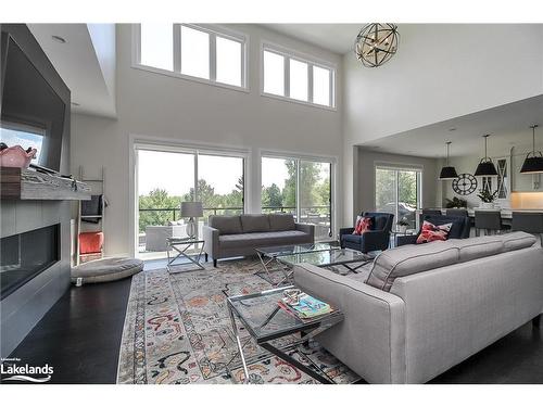 111 Crestview Court, The Blue Mountains, ON - Indoor Photo Showing Living Room With Fireplace