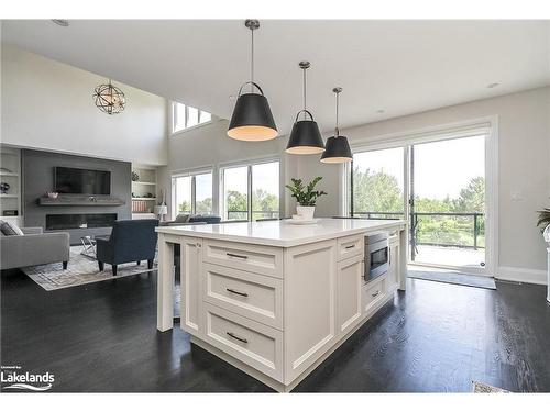 111 Crestview Court, The Blue Mountains, ON - Indoor Photo Showing Kitchen With Upgraded Kitchen