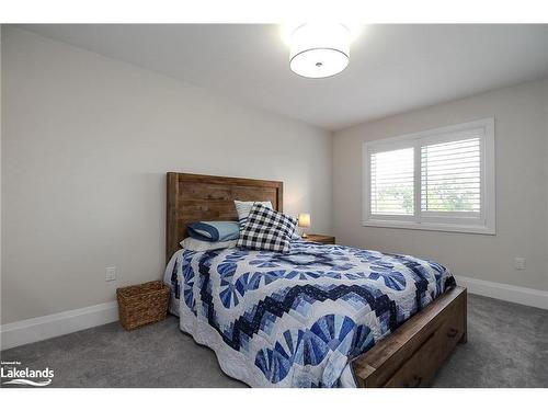 111 Crestview Court, The Blue Mountains, ON - Indoor Photo Showing Bedroom