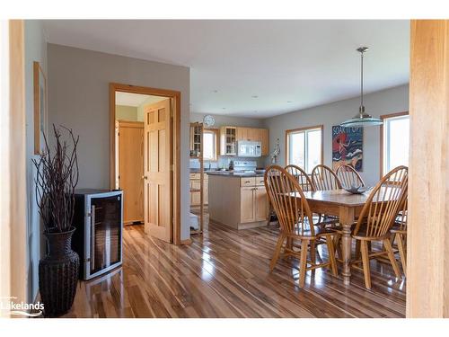 4 Island 470, Honey Harbour, ON - Indoor Photo Showing Dining Room