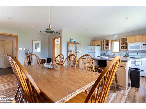 4 Island 470, Honey Harbour, ON - Indoor Photo Showing Dining Room