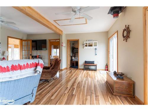 4 Island 470, Honey Harbour, ON - Indoor Photo Showing Living Room