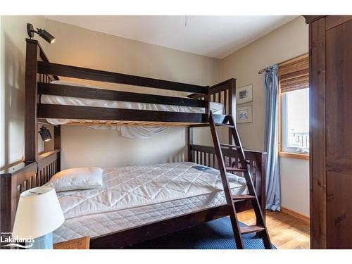 4 Island 470, Honey Harbour, ON - Indoor Photo Showing Bedroom