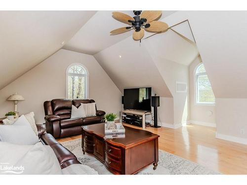 1259 Golf Course Road, Huntsville, ON - Indoor Photo Showing Living Room