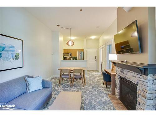 114-170 Jozo Weider Boulevard, The Blue Mountains, ON - Indoor Photo Showing Living Room