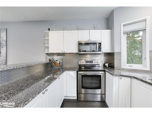 4 Cranberry Surf, Collingwood, ON - Indoor Photo Showing Kitchen