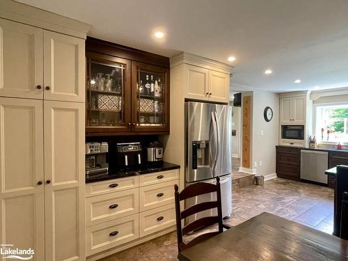 51 Hardies Road, Mckellar, ON - Indoor Photo Showing Kitchen