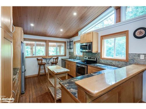 29 Lasalle Trail, Tiny, ON - Indoor Photo Showing Kitchen