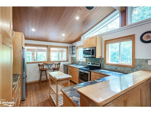 29 Lasalle Trail, Tiny, ON - Indoor Photo Showing Kitchen