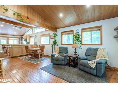 29 Lasalle Trail, Tiny, ON - Indoor Photo Showing Living Room