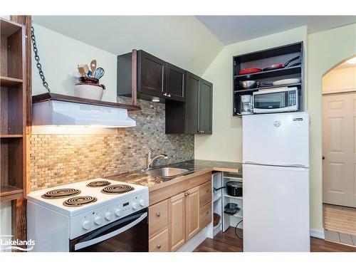 29 Lasalle Trail, Tiny, ON - Indoor Photo Showing Kitchen