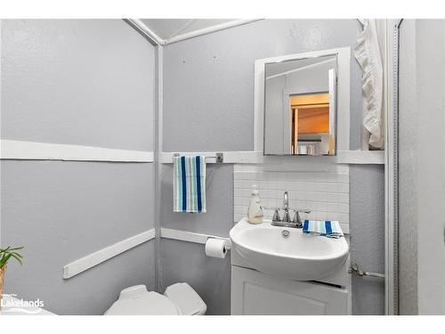 1038 Fitchett Lane, Gravenhurst, ON - Indoor Photo Showing Bathroom