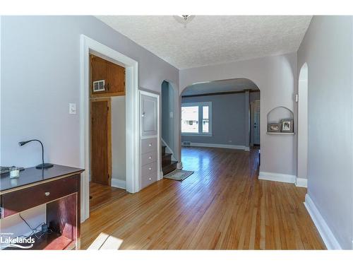 9 Morris Avenue, Huntsville, ON - Indoor Photo Showing Other Room