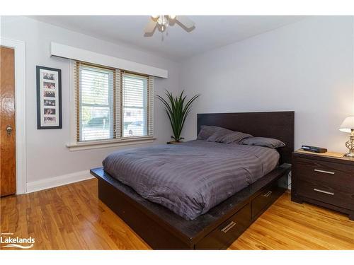 9 Morris Avenue, Huntsville, ON - Indoor Photo Showing Bedroom