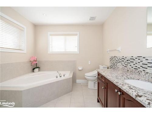 405 Russ Howard Drive, Midland, ON - Indoor Photo Showing Bathroom