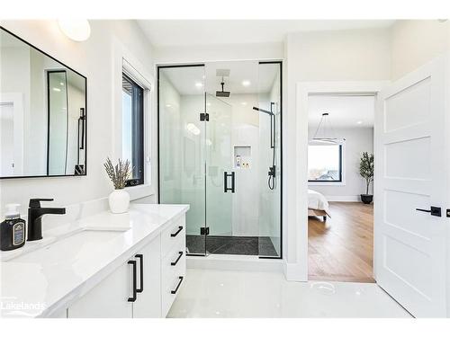 113 George Mcrae Road, Clarksburg, ON - Indoor Photo Showing Bathroom