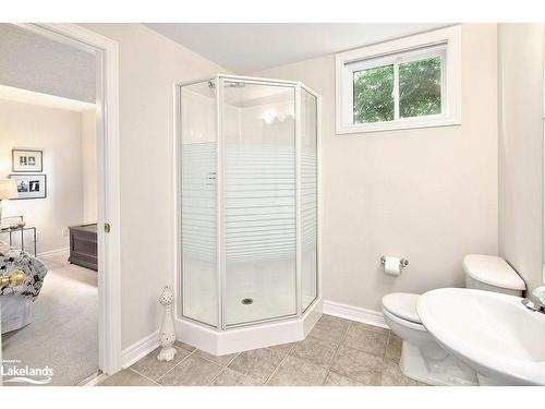 4 Porcupine Circle, Barrie, ON - Indoor Photo Showing Bathroom