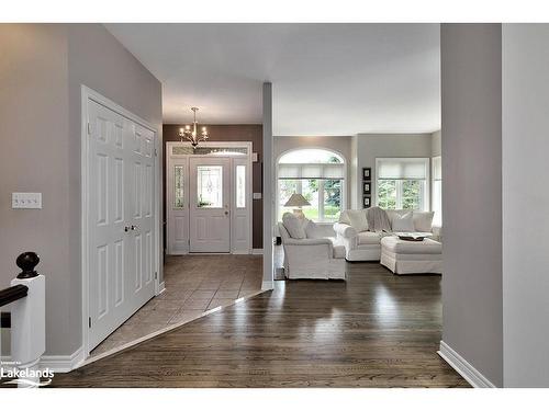 4 Porcupine Circle, Barrie, ON - Indoor