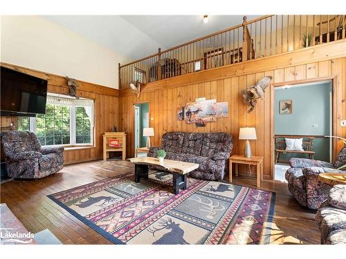 269 Old Muskoka Rd S, South River, ON - Indoor Photo Showing Living Room