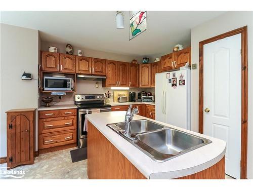 3 Kelley Crescent, Wasaga Beach, ON - Indoor Photo Showing Kitchen With Double Sink