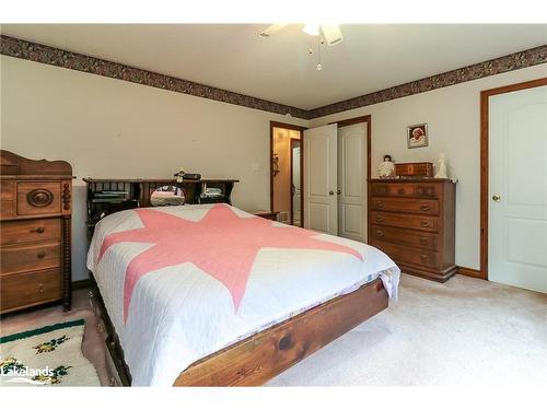 3 Kelley Crescent, Wasaga Beach, ON - Indoor Photo Showing Bedroom