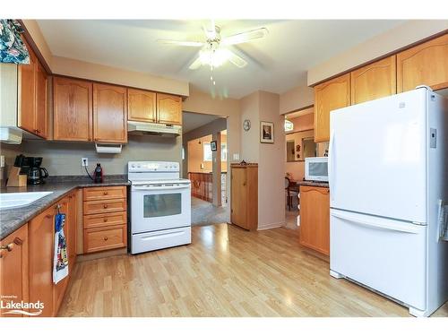 11 Evergreen Crescent, Wasaga Beach, ON - Indoor Photo Showing Kitchen