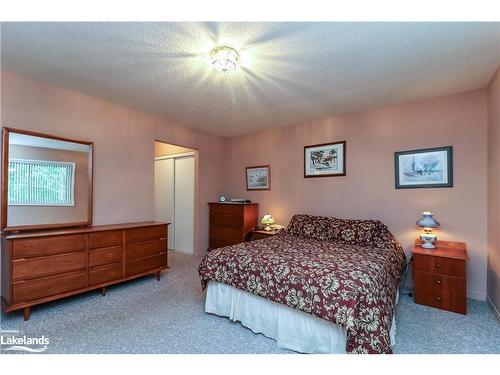 11 Evergreen Crescent, Wasaga Beach, ON - Indoor Photo Showing Bedroom