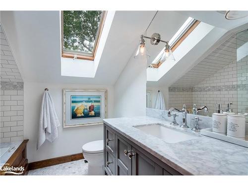 151 Sleepy Hollow Road, The Blue Mountains, ON - Indoor Photo Showing Bathroom