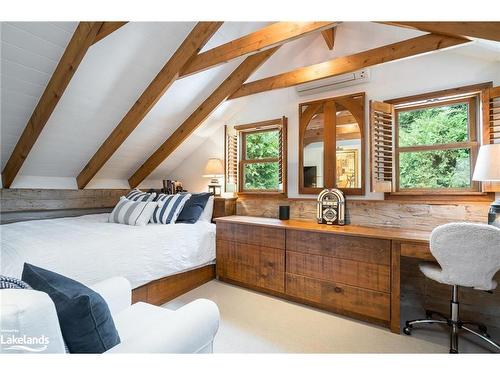 151 Sleepy Hollow Road, The Blue Mountains, ON - Indoor Photo Showing Bedroom