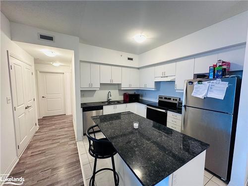 104-20 Koda Street, Barrie, ON - Indoor Photo Showing Kitchen