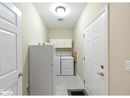 325 Lucy Lane, Orillia, ON - Indoor Photo Showing Laundry Room