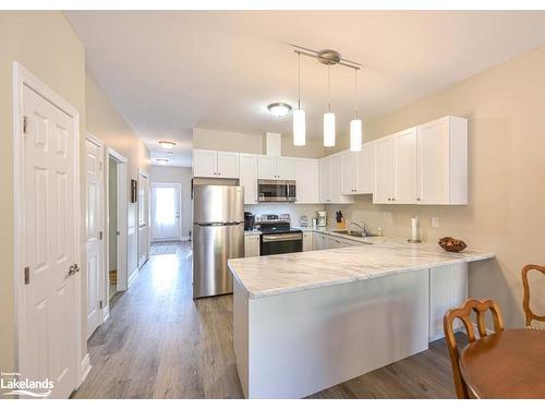 325 Lucy Lane, Orillia, ON - Indoor Photo Showing Kitchen