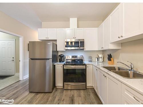 325 Lucy Lane, Orillia, ON - Indoor Photo Showing Kitchen With Double Sink