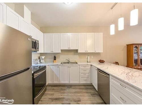 325 Lucy Lane, Orillia, ON - Indoor Photo Showing Kitchen With Double Sink