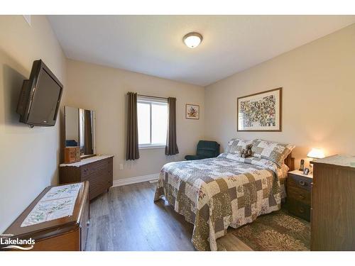 325 Lucy Lane, Orillia, ON - Indoor Photo Showing Bedroom