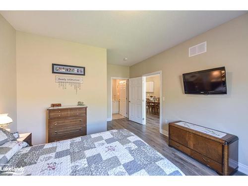 325 Lucy Lane, Orillia, ON - Indoor Photo Showing Bedroom