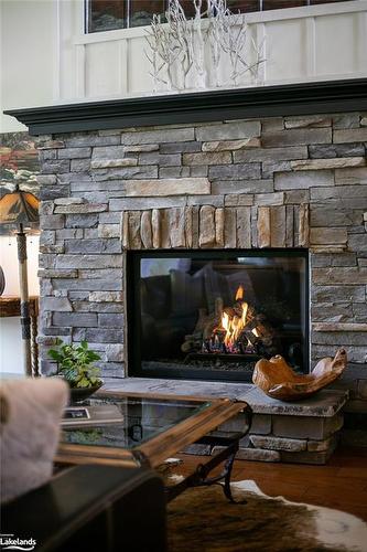 376 Sunset Boulevard, Thornbury, ON - Indoor Photo Showing Living Room With Fireplace