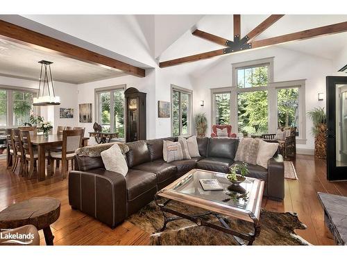 376 Sunset Boulevard, Thornbury, ON - Indoor Photo Showing Living Room