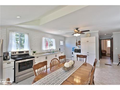 26 Trout Lane, Tiny, ON - Indoor Photo Showing Dining Room