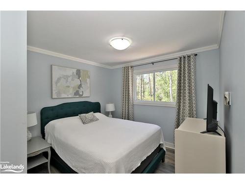 26 Trout Lane, Tiny, ON - Indoor Photo Showing Bedroom