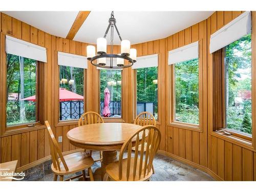 61 Lackie Crescent, Tiny, ON - Indoor Photo Showing Dining Room