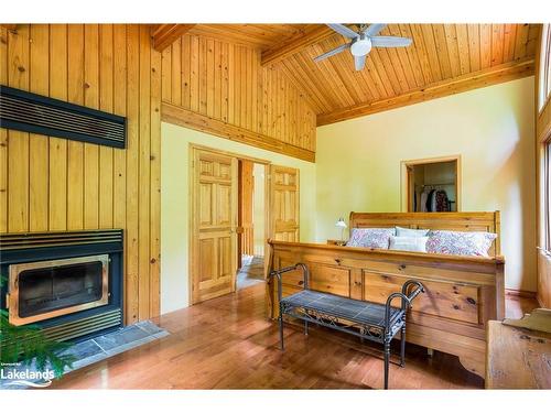 61 Lackie Crescent, Tiny, ON - Indoor With Fireplace