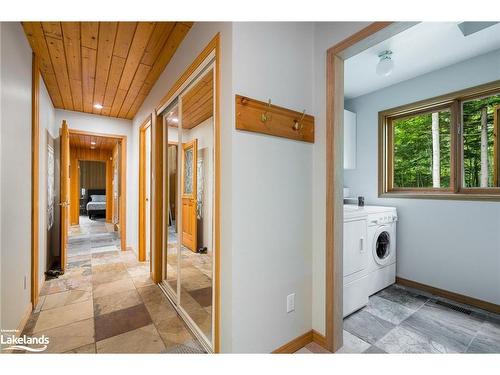 61 Lackie Crescent, Tiny, ON - Indoor Photo Showing Laundry Room