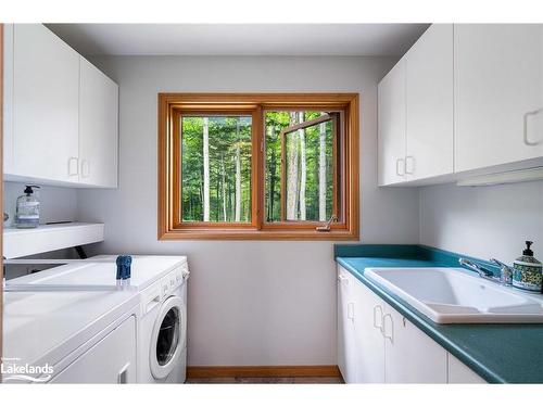 61 Lackie Crescent, Tiny, ON - Indoor Photo Showing Laundry Room