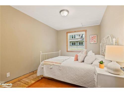 1201 Tingey Road N, Bracebridge, ON - Indoor Photo Showing Bedroom